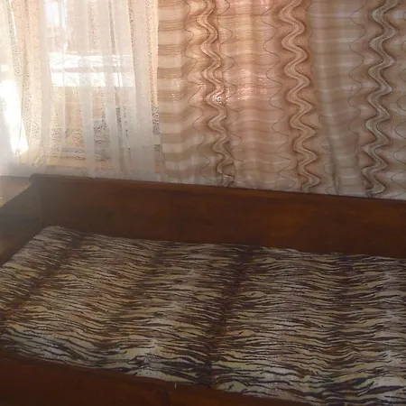 Kaminata Guest house *